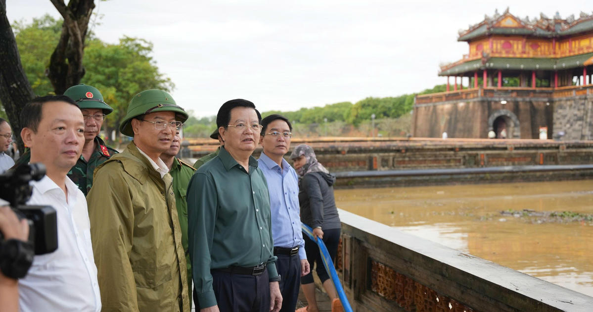 Phó Thủ tướng Mai Văn Chính kiểm tra công tác khắc phục mưa lũ tại Đại nội Huế