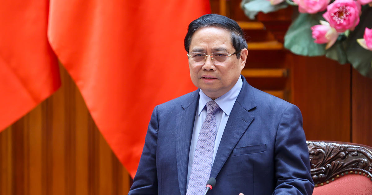 Thủ tướng: Dứt khoát không để thiếu xăng dầu cho sản xuất, kinh doanh, tiêu dùng