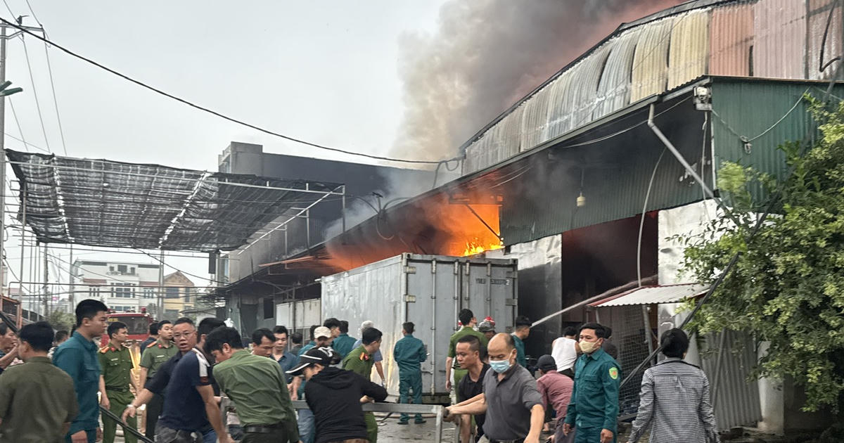 Cháy kho xưởng sản xuất bánh kẹo rộng 700 m2  ở Hà Nội