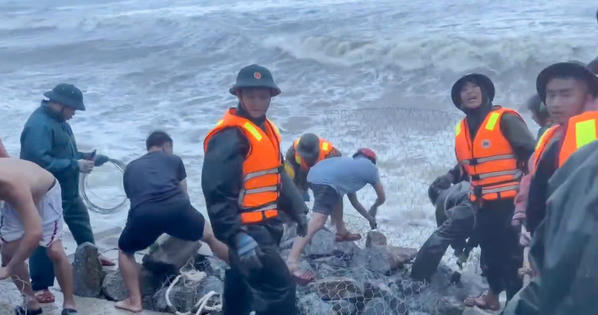 Thủ tướng yêu cầu tập trung ứng phó, khắc phục hậu quả bão số 10 và mưa lũ sau bão