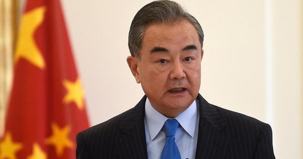 Trung Quốc kêu gọi ngừng bắn, ASEAN xem xét họp khẩn về an ninh năng lượng