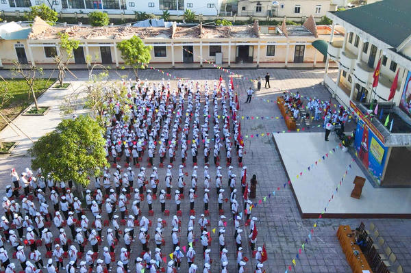 Xúc động lễ khai giảng tại trường học vừa bị bão số 5 gây thiệt hại nặng nề