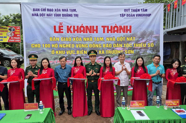Quảng Trị: Bàn giao 100 ngôi nhà mới cho đồng bào dân tộc ở Trường Sơn