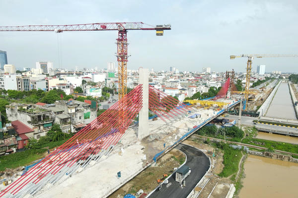 Ngắm cây cầu dây văng đầu tiên ở Thanh Hóa sắp hoàn thành