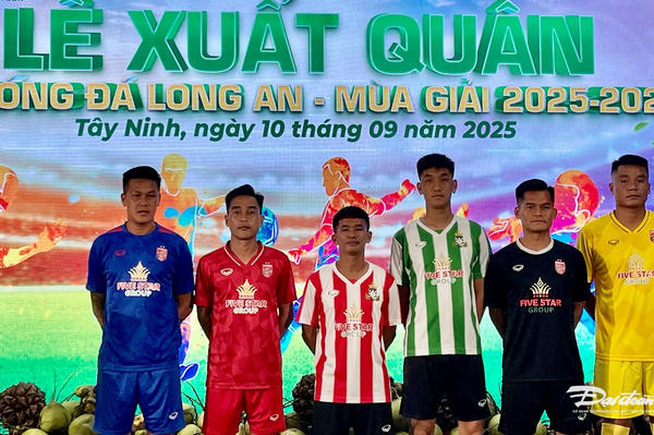 Câu lạc bộ bóng đá Long An làm lễ xuất quân mùa giải mới