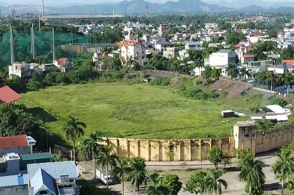Sân vận động có thể chứa 30.000 người bị bỏ hoang hơn 20 năm ở Thái Nguyên