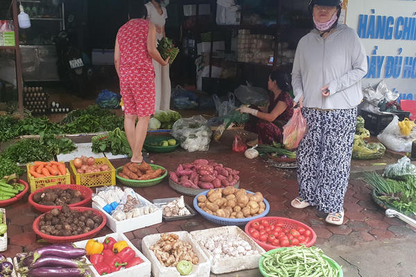 Ảnh hưởng mưa lũ, giá thực phẩm biến động