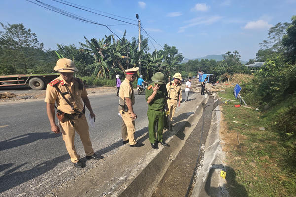 Lào Cai: Xác định nguyên nhân ban đầu vụ lật xe khách khiến 24 người thương vong