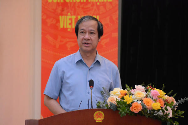 Biên soạn bộ sách giáo khoa thống nhất khắc phục bất cập tồn tại