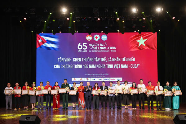 Chương trình “65 năm nghĩa tình Việt Nam - Cuba”: Thành công tốt đẹp, vượt mức mong đợi