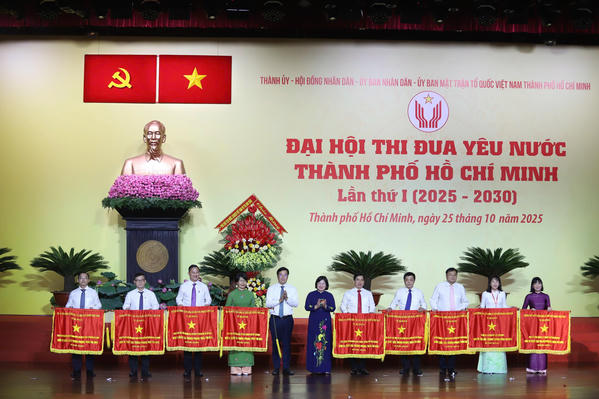 TP Hồ Chí Minh phát động phong trào thi đua yêu nước giai đoạn mới, hướng tới đô thị toàn cầu TP Hồ Chí Minh phát động phong trào thi đua yêu nước giai đoạn mới, hướng tới đô thị toàn cầu