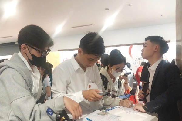 Hơn 3000 cơ hội việc làm cho sinh viên, người lao động Hơn 3000 cơ hội việc làm cho sinh viên, người lao động