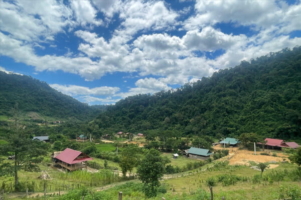 Bước tiến mới trong phát triển kinh tế - xã hội vùng đồng bào dân tộc thiểu số