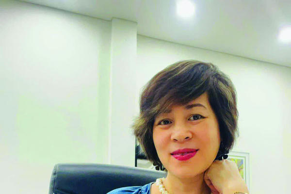 Nhà thơ Trang Thanh, ta ngồi như dấu hỏi