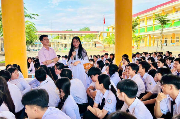 Cần Thơ: Truyền thông trực tiếp về phòng chống tác hại của thuốc lá tại trường học và nơi công cộng Cần Thơ: Truyền thông trực tiếp về phòng chống tác hại của thuốc lá tại trường học và nơi công cộng