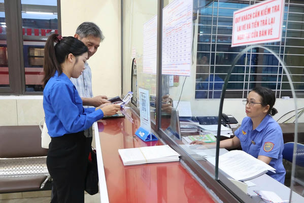 Giảm giá vé tàu chở cán bộ từ tây sang đông Hải Phòng làm việc