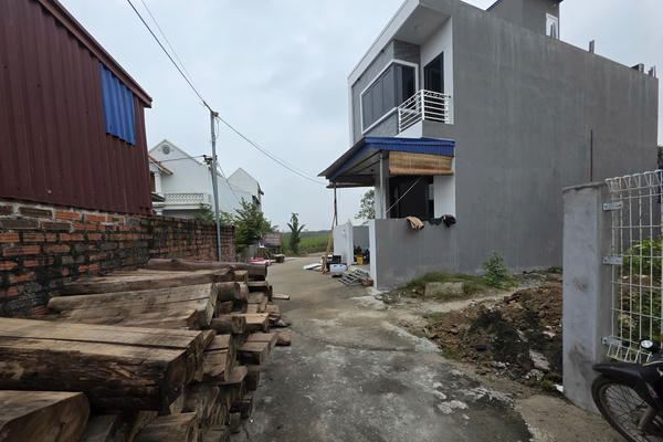 Hải Phòng: ‘Thần đèn’ bắt đầu di dời ngôi nhà xây nhầm trên đất người khác Hải Phòng: ‘Thần đèn’ bắt đầu di dời ngôi nhà xây nhầm trên đất người khác