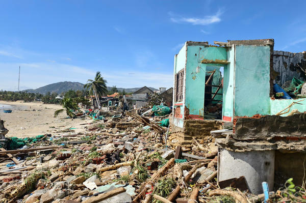 Gia Lai: Làng chài Xuân Thạnh hoang tàn sau bão số 13 càn quét Gia Lai: Làng chài Xuân Thạnh hoang tàn sau bão số 13 càn quét