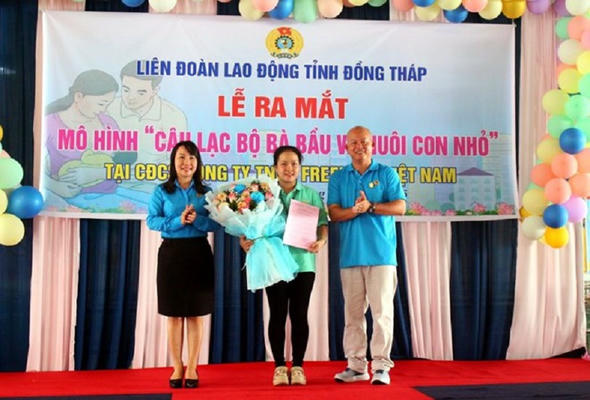 Câu lạc bộ bà bầu, nơi sẻ chia của nữ lao động Đồng Tháp Câu lạc bộ bà bầu, nơi sẻ chia của nữ lao động Đồng Tháp