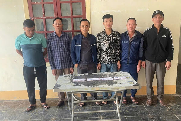 Nghệ An: Khởi tố các đối tượng đánh bạc Nghệ An: Khởi tố các đối tượng đánh bạc