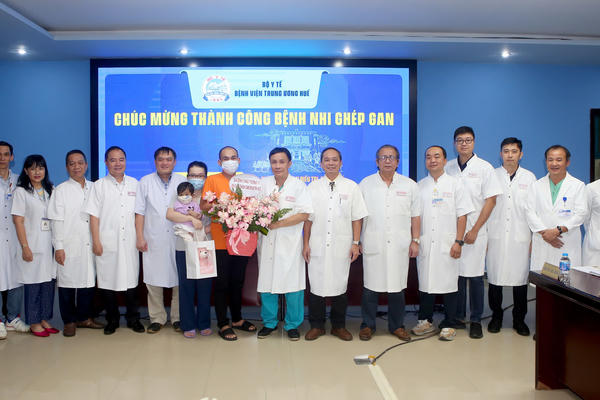 Huế: Thực hiện thành công ca ghép gan cho bệnh nhi bị teo đường mật hiếm gặp Huế: Thực hiện thành công ca ghép gan cho bệnh nhi bị teo đường mật hiếm gặp