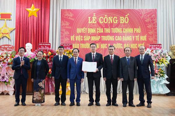 Sáp nhập Trường Cao đẳng Y tế Huế vào Trường Đại học Y - Dược Huế
