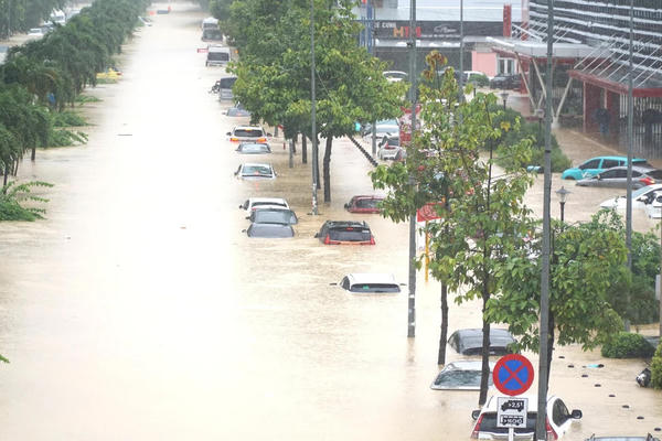 Còn 15 vị trí tắc đường trên các tuyến quốc lộ khu vực Trung Bộ- Tây Nguyên Còn 15 vị trí tắc đường trên các tuyến quốc lộ khu vực Trung Bộ- Tây Nguyên