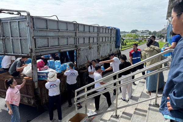 TP Hồ Chí Minh: Hơn 180 tấn hàng cứu trợ gửi tới nhà ga metro số 1