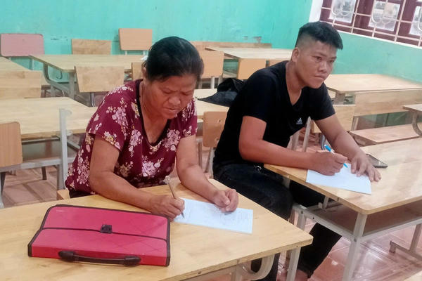 Nâng cao chất lượng xóa mù chữ để phát triển nguồn nhân lực địa phương