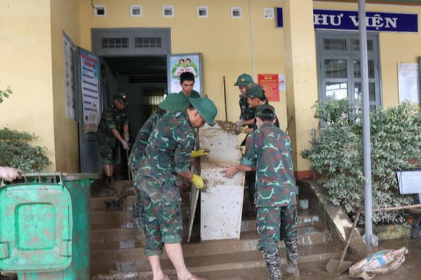 Thủ tướng chỉ đạo tập trung khắc phục hậu quả, khôi phục sản xuất kinh doanh