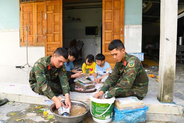 Đắk Lắk: Khẩn trương đưa học sinh trở lại trường Đắk Lắk: Khẩn trương đưa học sinh trở lại trường