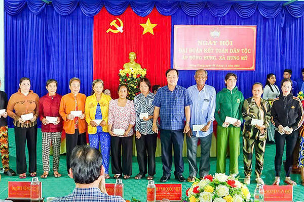 Mặt trận Tổ quốc Cà Mau, nhiệm kỳ với nhiều “dấu ấn” nổi bật Mặt trận Tổ quốc Cà Mau, nhiệm kỳ với nhiều “dấu ấn” nổi bật