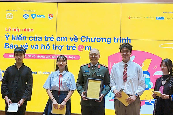 Nhiều trẻ em dùng mạng xã hội hơn 10 tiếng trong ngày Nhiều trẻ em dùng mạng xã hội hơn 10 tiếng trong ngày