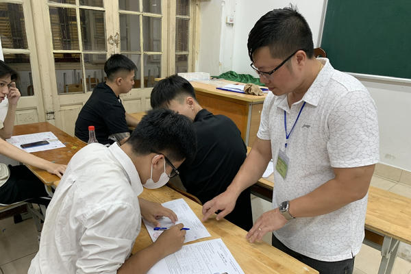 Khe cửa hẹp với thí sinh xét tuyển bằng tổ hợp C00