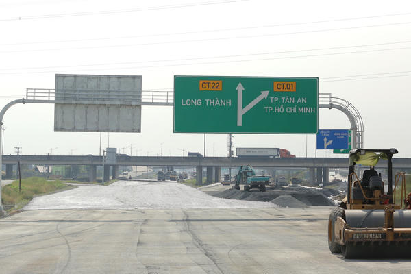 Đường Vành đai 3 TP Hồ Chí Minh đoạn qua tỉnh Tây Ninh lắp biển báo, sẵn sàng thông xe