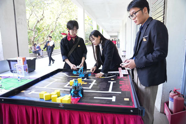 Khởi động sân chơi công nghệ STEM, AI và Robotics năm học 2025-2026
