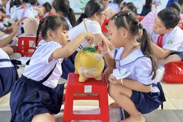 Cần cơ chế phối hợp gia đình - nhà trường - xã hội Cần cơ chế phối hợp gia đình - nhà trường - xã hội