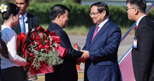 Thủ tướng Phạm Minh Chính tới Thủ đô Vientiane, bắt đầu chuyến công tác tại Lào