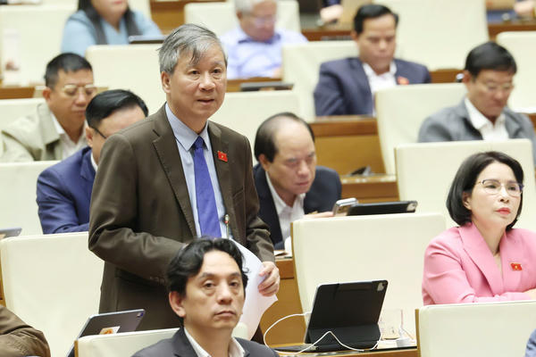 Đề nghị sớm miễn viện phí cho người đang điều trị bệnh ung thư, khó chữa, mạn tính