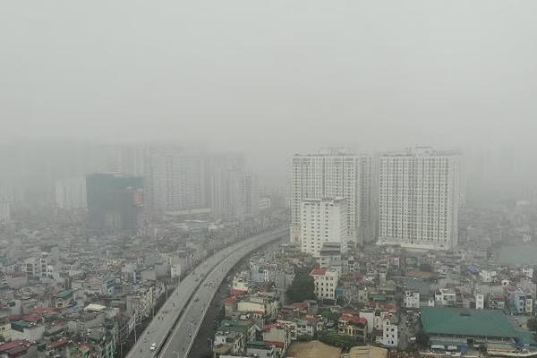 Khi người Hà Nội phải “hút thuốc thụ động” Khi người Hà Nội phải “hút thuốc thụ động”