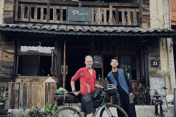 Người trẻ bỏ phố lên non