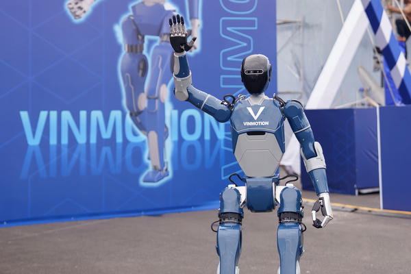 Nghiên cứu robot để ứng dụng, không chỉ demo trong phòng lab