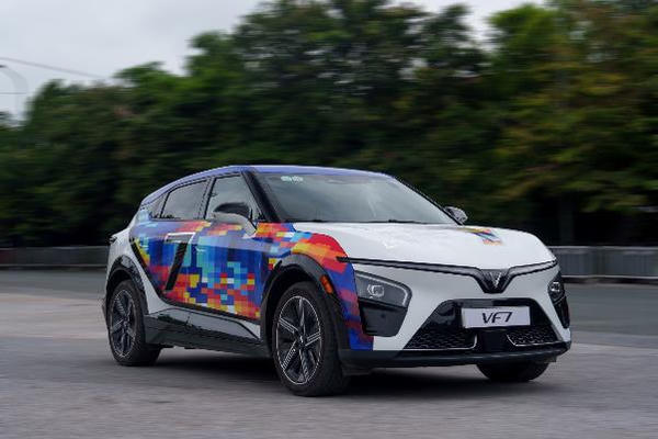 Vì sao VinFast VF 7 là lựa chọn hoàn hảo cho người cá tính?