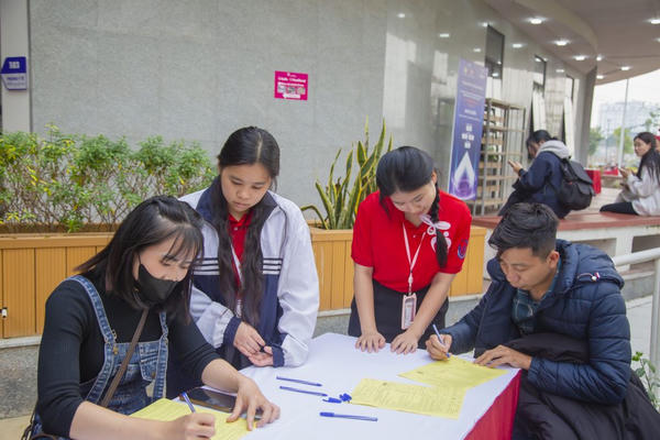 Hiến máu tình nguyện: Nguồn lực sự sống và trách nhiệm cộng đồng Hiến máu tình nguyện: Nguồn lực sự sống và trách nhiệm cộng đồng