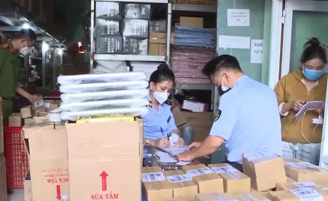 Cao điểm chống buôn lậu, gian lận thương mại dịp Tết Bính Ngọ 2026 Cao điểm chống buôn lậu, gian lận thương mại dịp Tết Bính Ngọ 2026