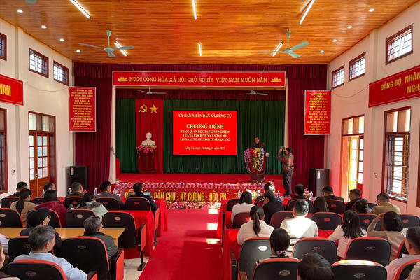 Học tập kinh nghiệm phát triển kinh tế - xã hội vùng đồng bào dân tộc thiểu số và miền núi Học tập kinh nghiệm phát triển kinh tế - xã hội vùng đồng bào dân tộc thiểu số và miền núi