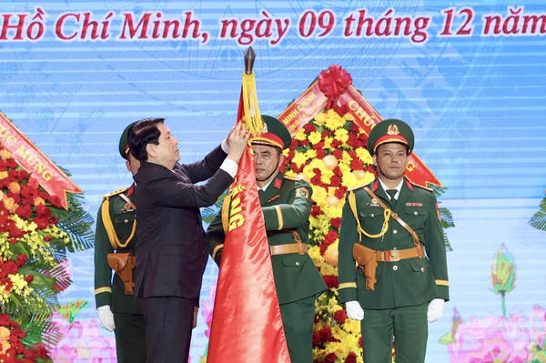 Chủ tịch nước Lương Cường: Lực lượng vũ trang Quân khu 7 xứng đáng là đơn vị tiêu biểu toàn quân