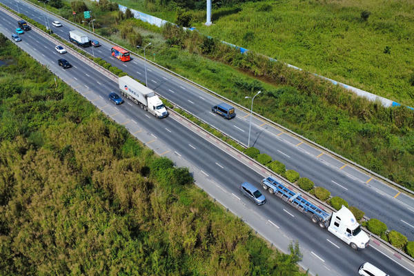 Cận cảnh đoạn 'nút cổ chai' trên cao tốc TP Hồ Chí Minh-Long Thành-Dầu Giây sắp được mở rộng lên 8 làn xe Cận cảnh đoạn 'nút cổ chai' trên cao tốc TP Hồ Chí Minh-Long Thành-Dầu Giây sắp được mở rộng lên 8 làn xe