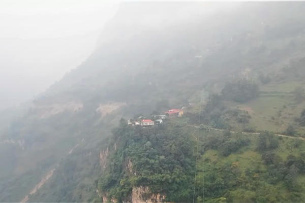 Xuất hiện 9 điểm nứt nguy hiểm, Tuyên Quang kích hoạt tình huống khẩn cấp ở Pà Vầy Sủ Xuất hiện 9 điểm nứt nguy hiểm, Tuyên Quang kích hoạt tình huống khẩn cấp ở Pà Vầy Sủ