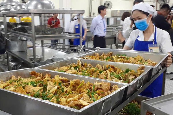 Lo ngại về an toàn bữa ăn học đường